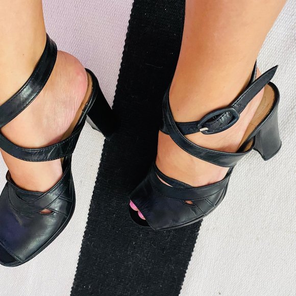 30 year old Vintage Varda Black Open Toe Strappy/Chunky Heels in Good Condtion - Picture 3 of 16